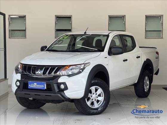 MITSUBISHI L200 TRITON 2.4 16V TURBO DIESEL OUTDOOR GLS CD 4X4 AUTOMÁTICO MITSUBISHI L200 TRITON 2.4 16V TURBO DIESEL OUTDOOR GLS CD 4X4 AUTOMÁTICO